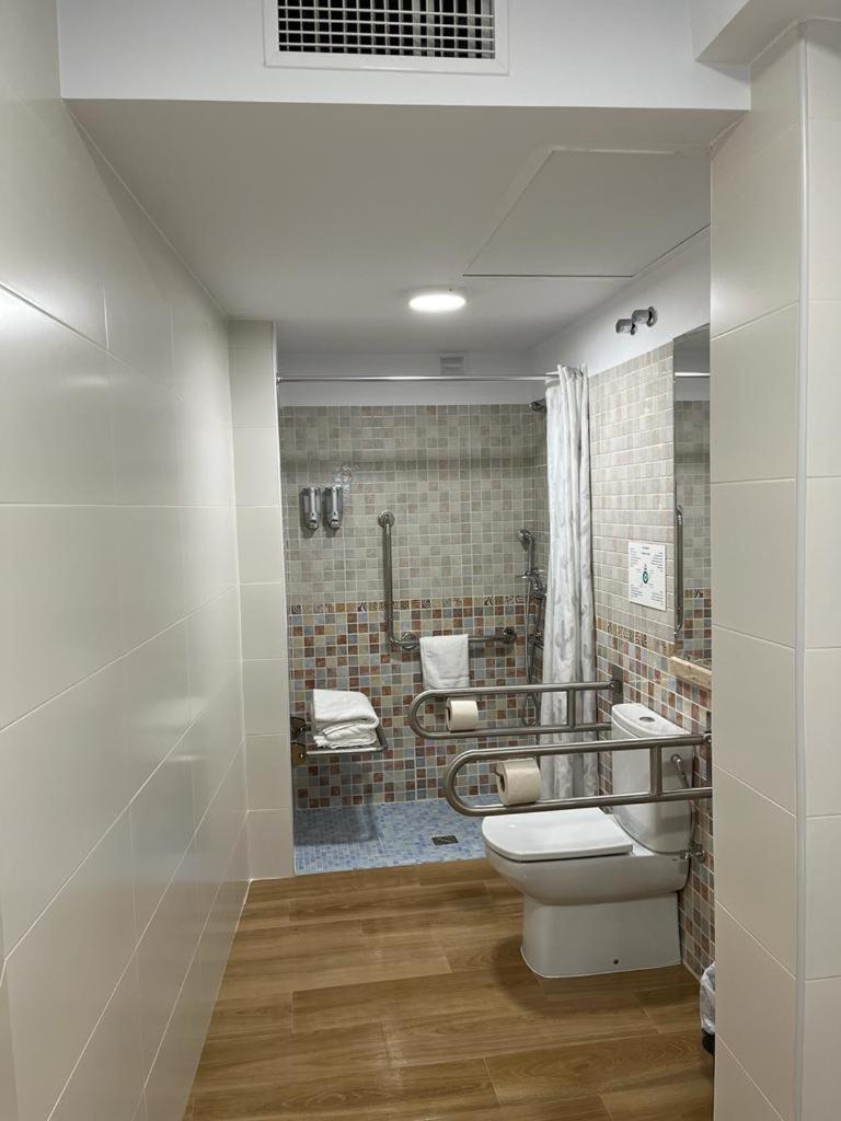 Hostal El Griel No Disponemos De Recepcion Fisica Hervas Exterior photo
